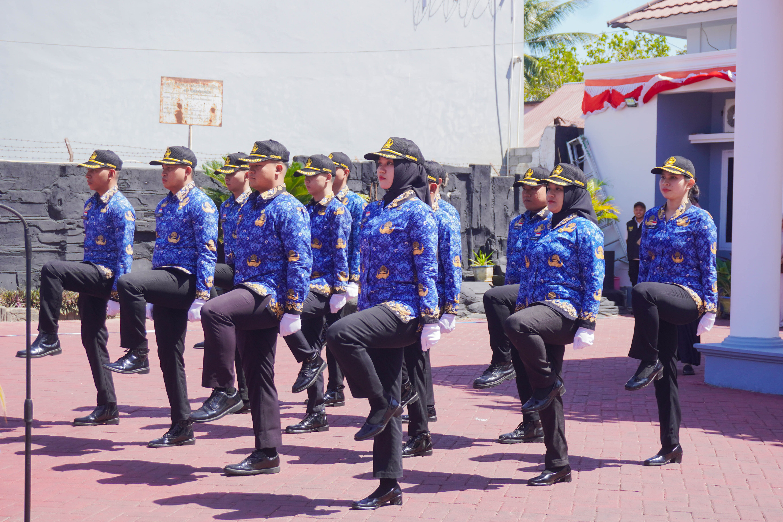 RAPI LANGKAH, KOKOH PERSATUAN PERSONIL DISHUB PROVINSI GORONTALO MERIAHKAN HUT KE-81 RI MELALUI LOMBA PBB